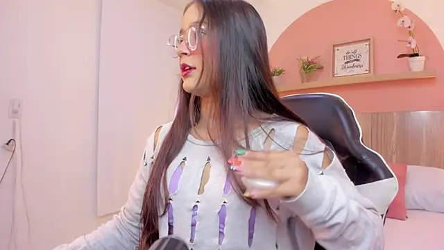 ivette swan online show from 21, 4, 2026