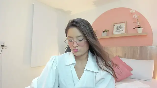 Snapshot of ivette_swan chatting on 9, 5, 2026 ivette swan online show from 9, 5, 2026