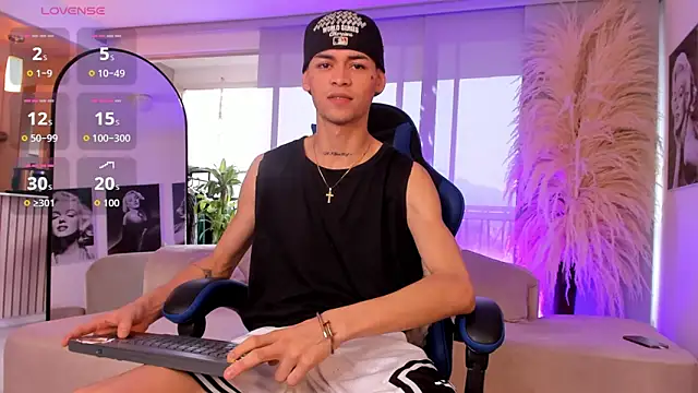 Snapshot of LennerCollins_ chatting on 25, 5, 2026 LennerCollins online show from 25, 5, 2026