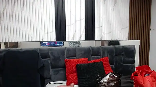 Zeyllyjhonson online show from 20, 7, 2026