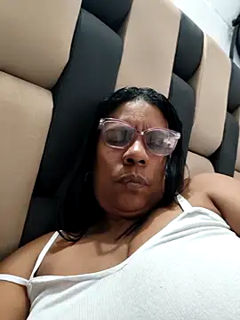 Zeyllyjhonson online show from 15, 4, 2026