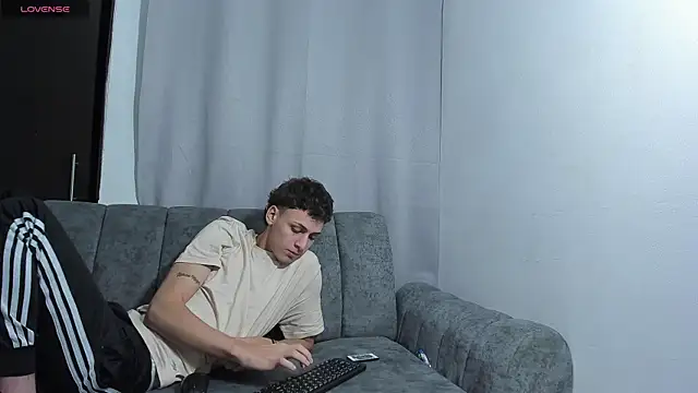 Two sexboys online show from 22, 2, 2026