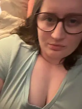 Snapshot of lucycomestrue chatting on 2, 7, 2026 lucycomestrue online show from 2, 7, 2026