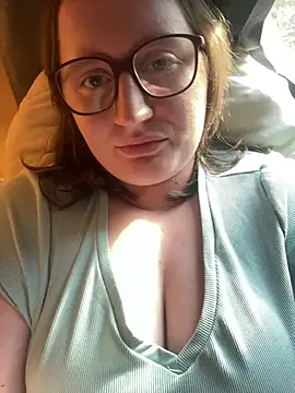 Snapshot of lucycomestrue chatting on 11, 7, 2026 lucycomestrue online show from 11, 7, 2026
