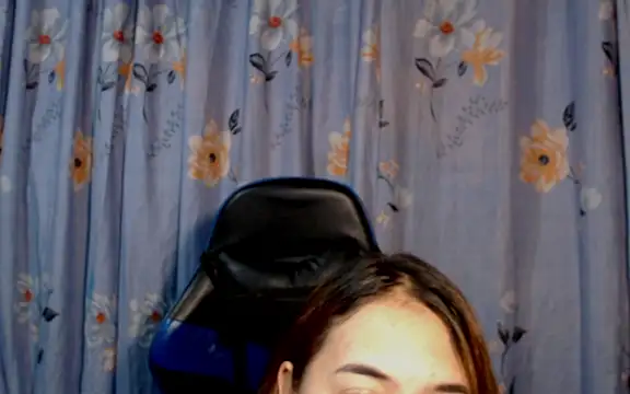 pinay mayahiga online show from 4, 4, 2026