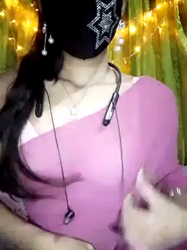Snapshot of Maliha_Chowdhury chatting on 8, 5, 2026 Maliha Chowdhury online show from 8, 5, 2026