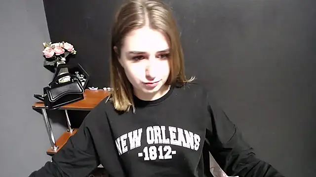 Sunny siren online show from 13, 2, 2026