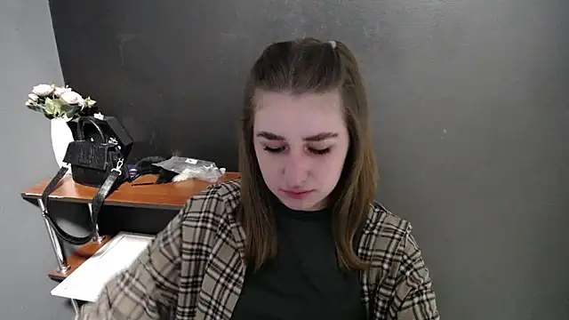 Sunny siren online show from 15, 5, 2026