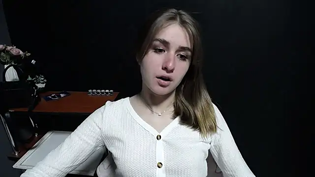 Sunny siren online show from 7, 5, 2026