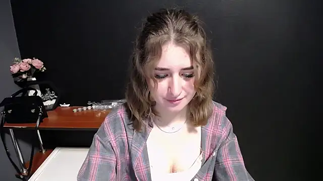 Sunny siren online show from 8, 2, 2026