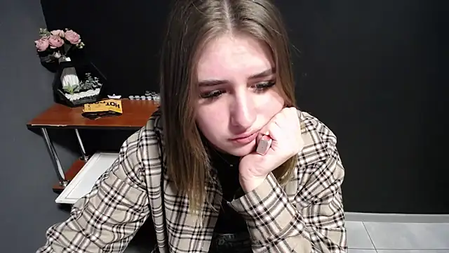 Sunny siren online show from 12, 2, 2026