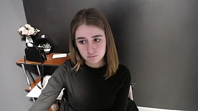 Sunny siren online show from 11, 3, 2026