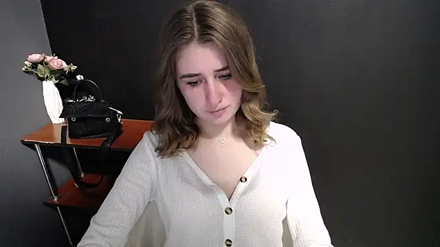 Sunny siren online show from 22, 4, 2026