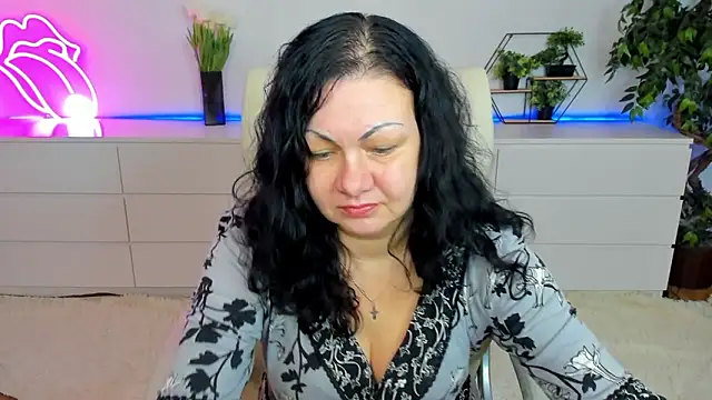 IrissMoon online show from 10, 3, 2026