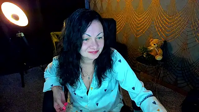 IrissMoon online show from 28, 5, 2026