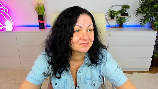 IrissMoon online show from 12, 3, 2026