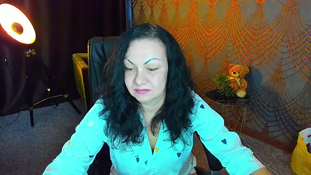 IrissMoon online show from 12, 5, 2026