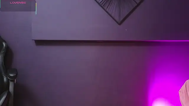 Rosse Baker  online show from 15, 4, 2026