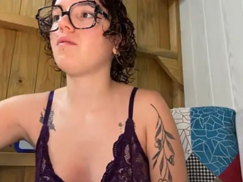 Snapshot of ju_juliette chatting on 4, 6, 2026 ju juliette online show from 4, 6, 2026