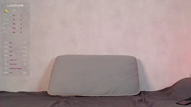 Snapshot of Elise_Day chatting on 7, 6, 2026 Elise Day online show from 7, 6, 2026
