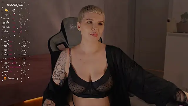 Snapshot of Elise_Day chatting on 16, 6, 2026 Elise Day online show from 16, 6, 2026