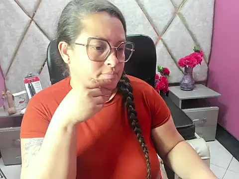 Sarah Boobs  online show from 9, 4, 2026