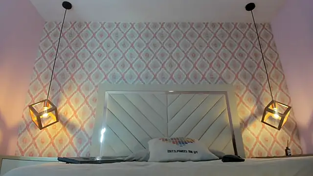 HANA RUSSO online show from 14, 4, 2026