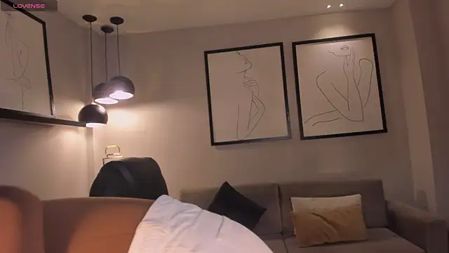 BellaThompsonX online show from 12, 2, 2026