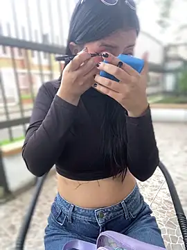 StrawberryPink  online show from 13, 3, 2026