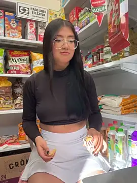 StrawberryPink  online show from 28, 2, 2026