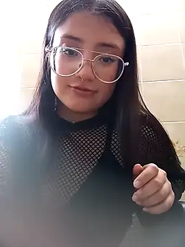 StrawberryPink  online show from 9, 2, 2026