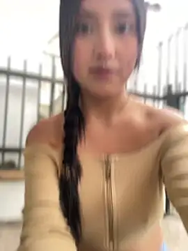 StrawberryPink  online show from 9, 4, 2026