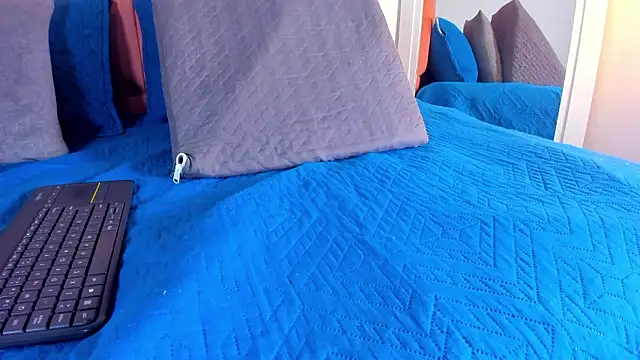 rose thompson19 online show from 4, 2, 2026