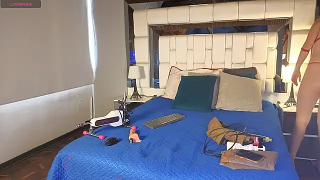 AmaliaMartinez77 online show from 22, 4, 2026