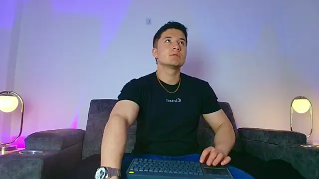 Snapshot of Alexander_Connor chatting on 24, 4, 2026 Alexander Connor online show from 24, 4, 2026