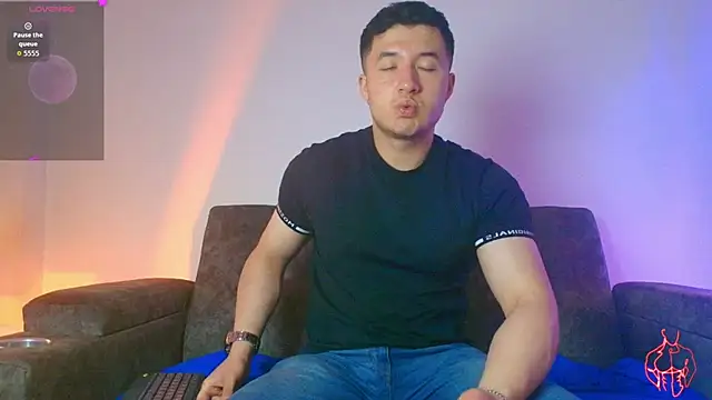Snapshot of Alexander_Connor chatting on 4, 5, 2026 Alexander Connor online show from 4, 5, 2026