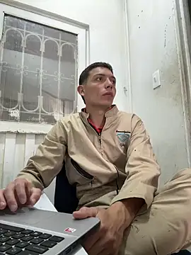 Snapshot of santiObrero chatting on 13, 5, 2026 santiObrero online show from 13, 5, 2026