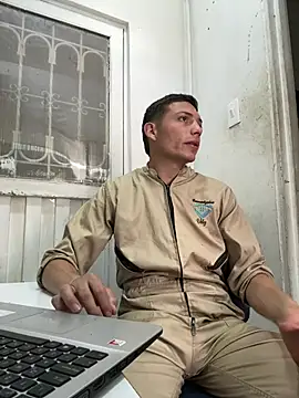 santiObrero online show from 13, 4, 2026