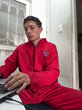 Snapshot of santiObrero chatting on 8, 5, 2026 santiObrero online show from 8, 5, 2026