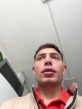 Snapshot of santiObrero chatting on 9, 6, 2026 santiObrero online show from 9, 6, 2026
