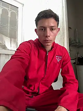 Snapshot of santiObrero chatting on 6, 5, 2026 santiObrero online show from 6, 5, 2026