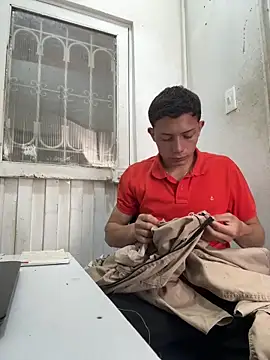 Snapshot of santiObrero chatting on 20, 5, 2026 santiObrero online show from 20, 5, 2026