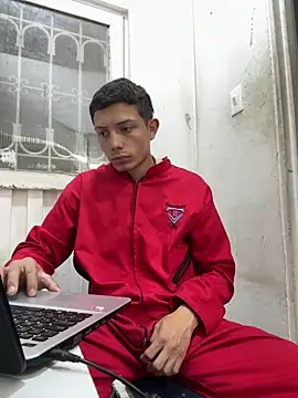 Snapshot of santiObrero chatting on 29, 4, 2026 santiObrero online show from 29, 4, 2026
