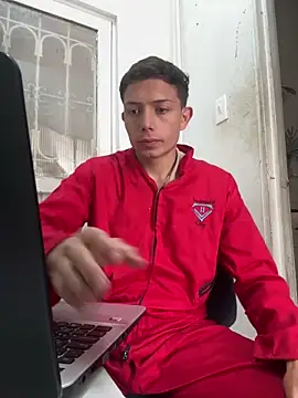 Snapshot of santiObrero chatting on 4, 5, 2026 santiObrero online show from 4, 5, 2026
