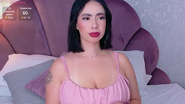 Snapshot of Sienna-Gold chatting on 4, 6, 2026 Sienna-Gold online show from 4, 6, 2026