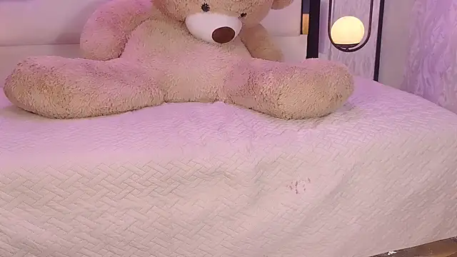 JuneCollins online show from 5, 3, 2026