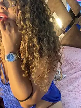 TianaRios Pink online show from 31, 1, 2026