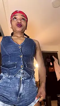 Snapshot of Ebony_love07 chatting on 4, 7, 2026 Ebony love07 online show from 4, 7, 2026