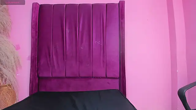 mitzukywinteer online show from 4, 4, 2026