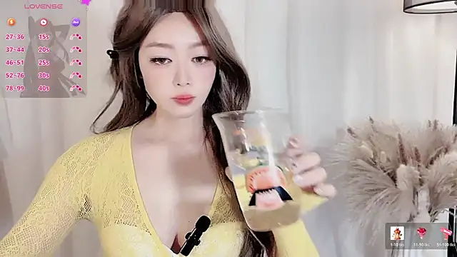 XinYuemeimei online show from 28, 4, 2026